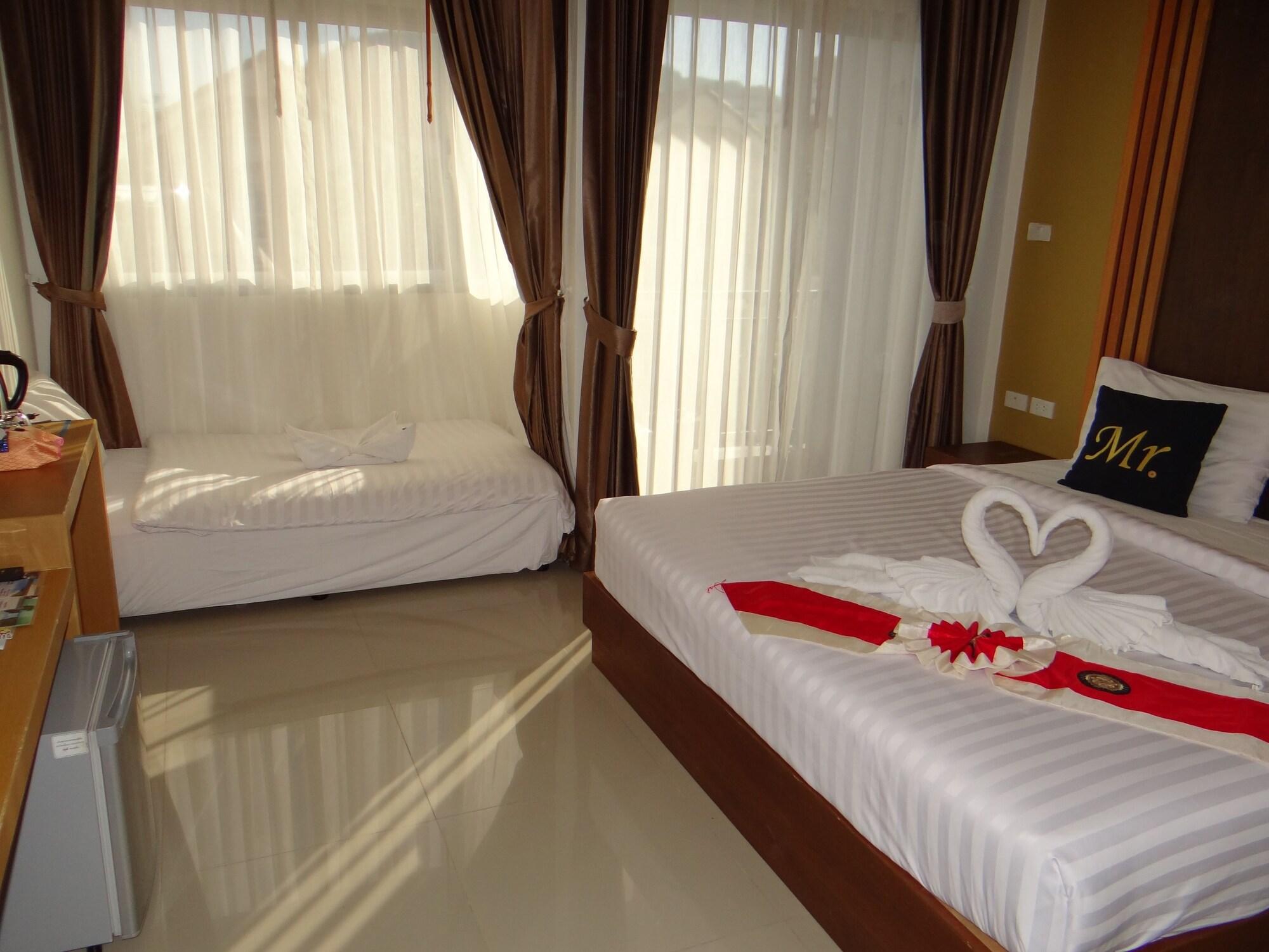 Tropical Sunset Hotel Patong Exterior photo